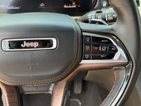 Used 2024 Jeep Grand Cherokee Summit w/ High Altitude Package AWD/4WD image 15