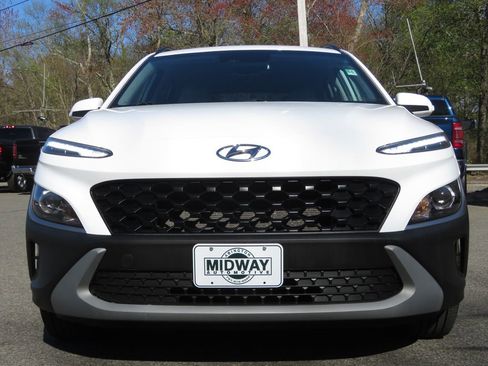Used 2023 Hyundai Kona SEL FWD image 2