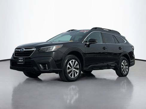 Used 2020 Subaru Outback Premium image 12