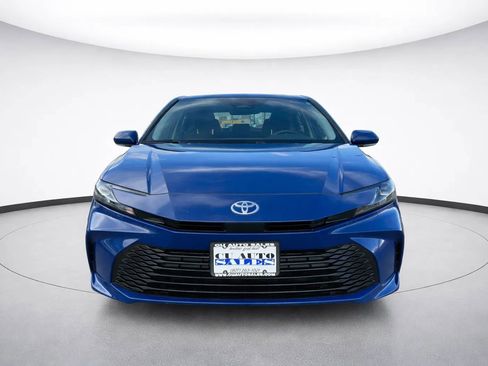 Used 2025 Toyota Camry LE image 2