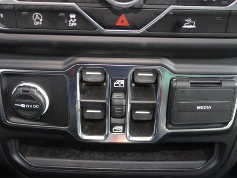 Used 2023 Jeep Gladiator Overland image 21