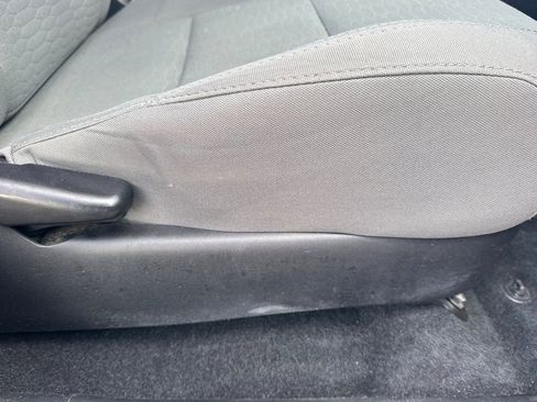 Used 2018 Toyota Tacoma SR5 RWD image 22