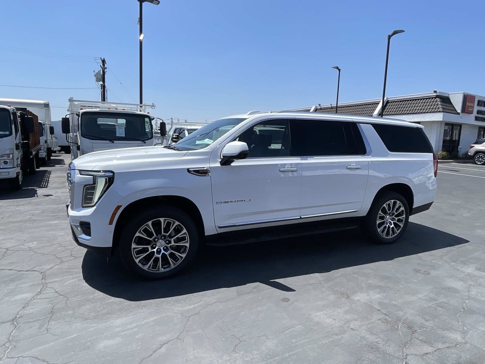 New 2026 GMC Yukon XL Denali w/ Advanced Technology Package AWD/4WD image 8