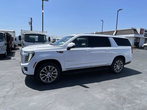 New 2026 GMC Yukon XL Denali w/ Advanced Technology Package AWD/4WD image 8