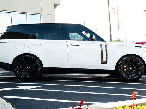 Used 2022 Land Rover Range Rover SE AWD/4WD image 8