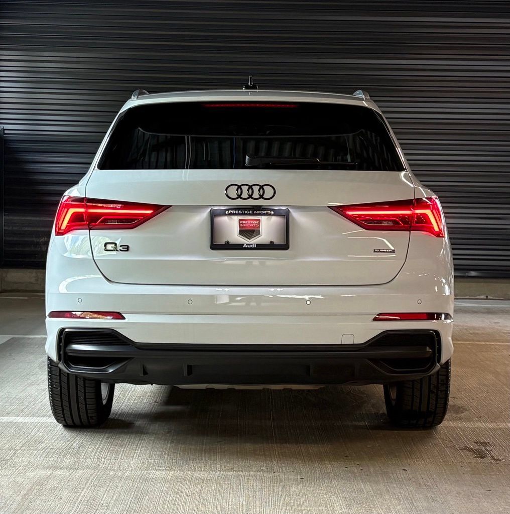 Used 2022 Audi Q3 2.0T Premium Plus w/ Premium Plus Package AWD/4WD image 7