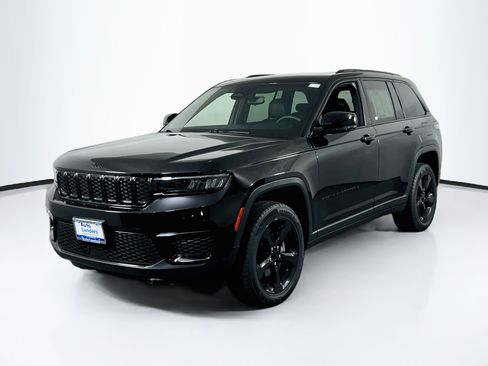 Used 2023 Jeep Grand Cherokee Altitude AWD/4WD image 1
