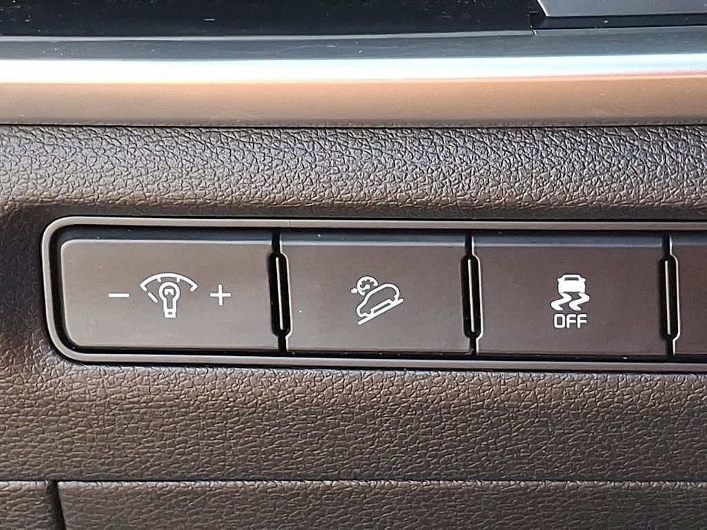 Used 2024 Kia Telluride LX AWD/4WD image 25