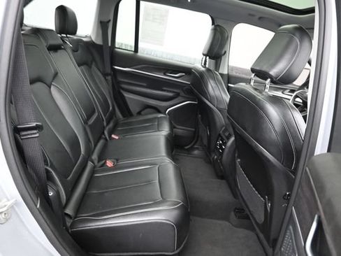 Used 2023 Jeep Grand Cherokee 4WD 4xe image 8