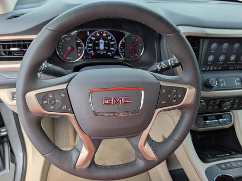 Used 2023 GMC Acadia Denali w/ Denali Technology Package FWD image 22