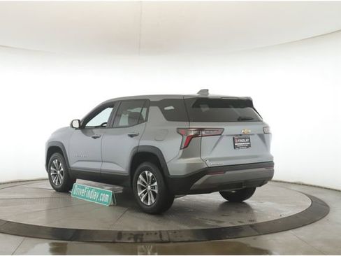 Used 2025 Chevrolet Equinox LT image 8