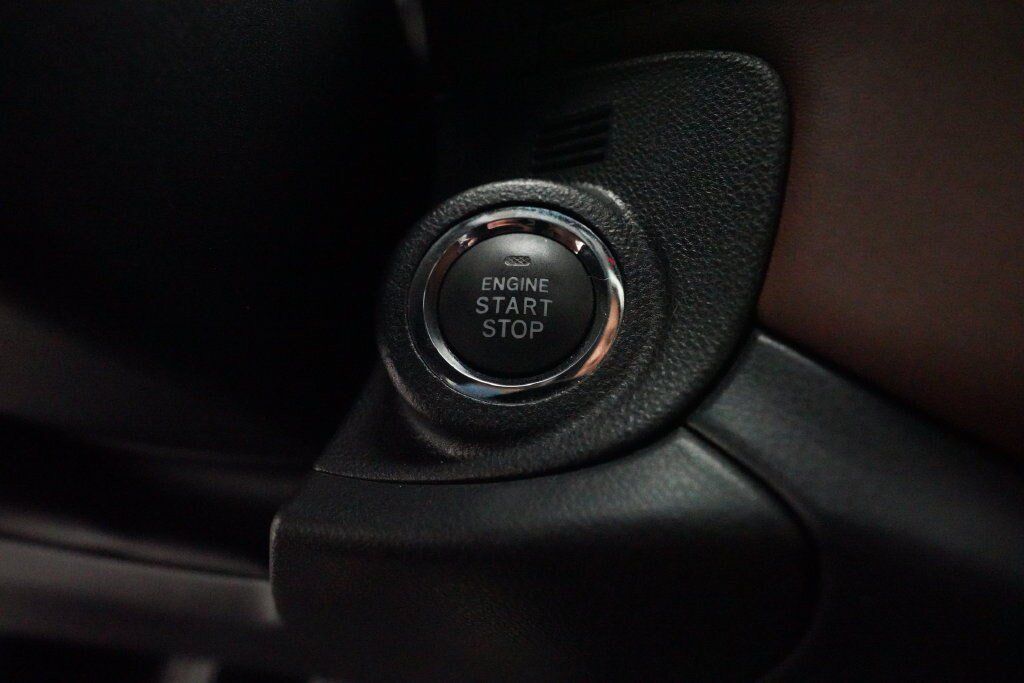 Used 2020 Subaru Outback Touring AWD/4WD image 31