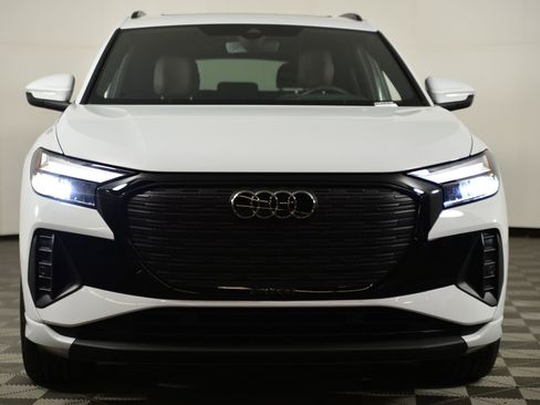 Certified 2025 Audi Q4 e-tron Premium w/ Convenience Package image 5