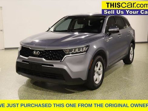 Used 2021 Kia Sorento LX image 3