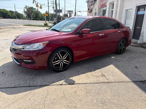 Used 2017 Honda Accord Sport image 3