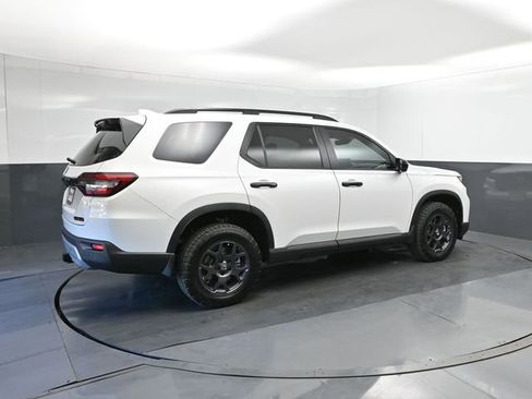 New 2025 Honda Pilot TrailSport image 15