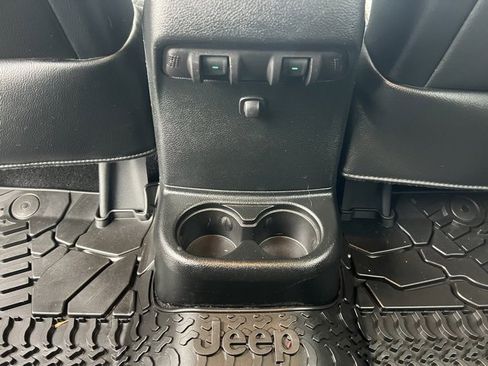 Certified 2018 Jeep Wrangler Unlimited Sahara w/ Connectivity Group image 20