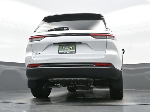 New 2025 Jeep Grand Cherokee Altitude image 14