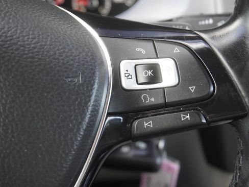 Used 2016 Volkswagen Golf S FWD image 16