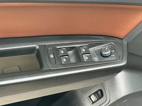 Used 2021 Volkswagen Atlas SE w/ Towing Package image 12