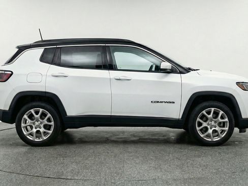 Used 2025 Jeep Compass Limited AWD/4WD image 11
