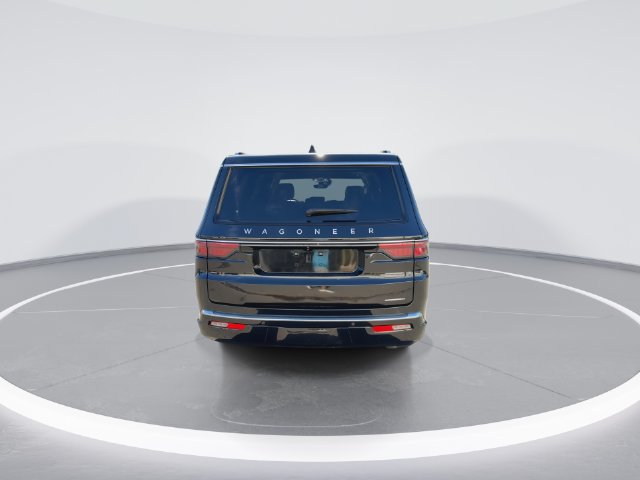 Used 2024 Jeep Wagoneer L Series II w/ Flexible Seating Group AWD/4WD image 7
