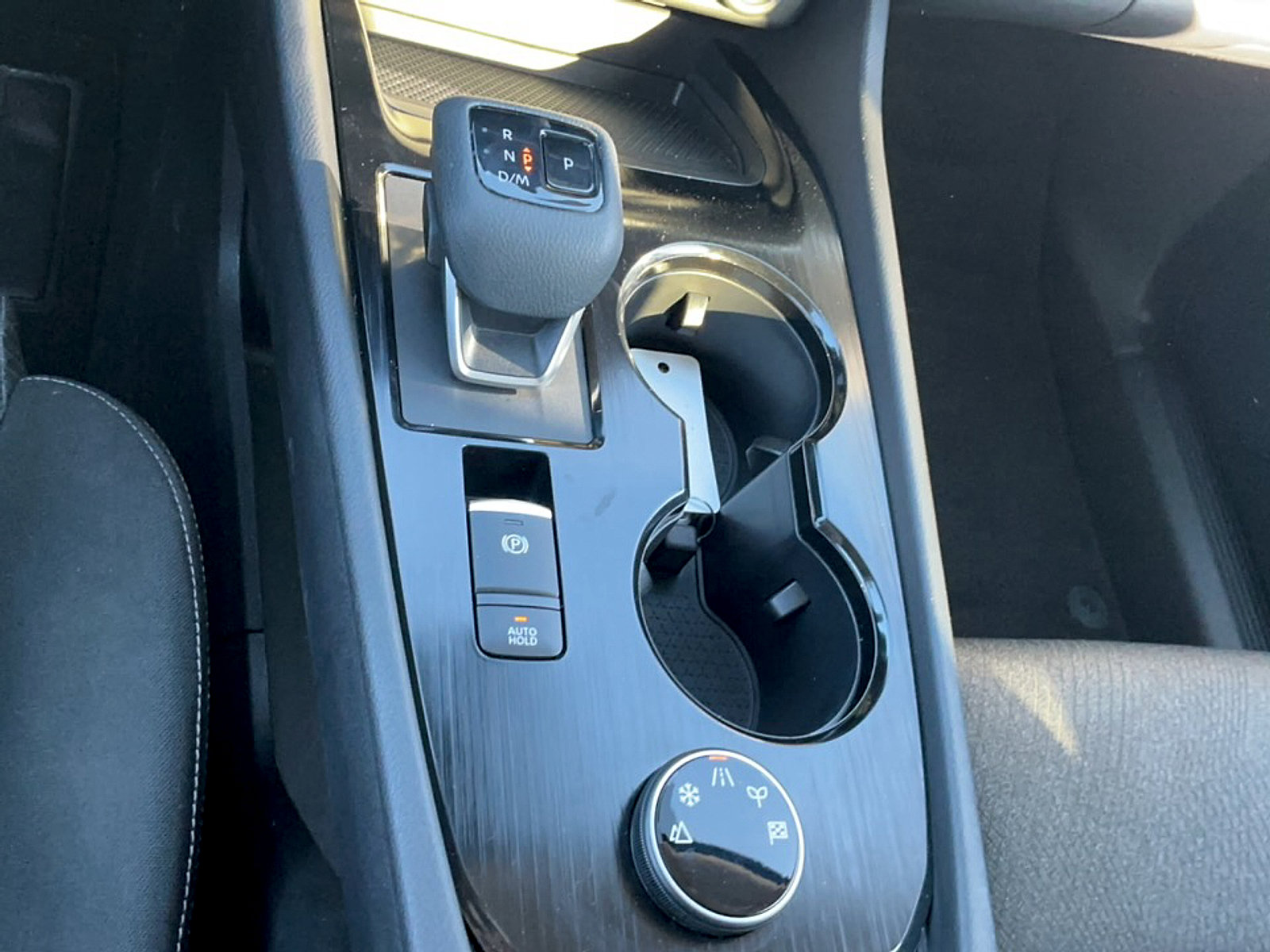 Used 2025 Nissan Rogue SV AWD/4WD image 16