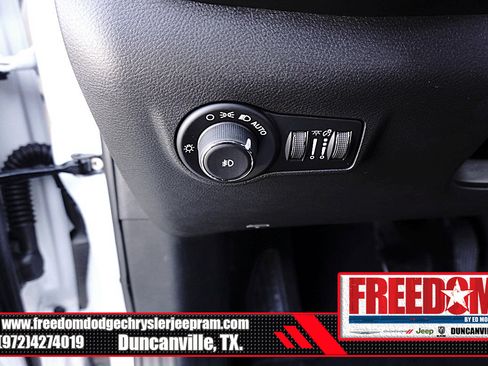 New 2026 Jeep Compass Latitude image 27