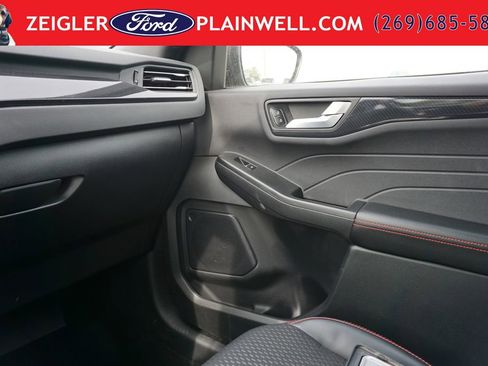Used 2025 Ford Escape ST-Line w/ Tech Pack #1 AWD/4WD image 32