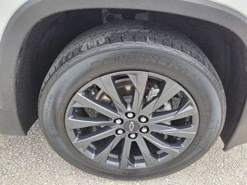 Used 2023 Chevrolet Traverse RS AWD/4WD image 9