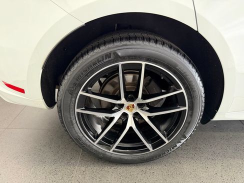 Certified 2024 Porsche Macan Turbo AWD/4WD image 11
