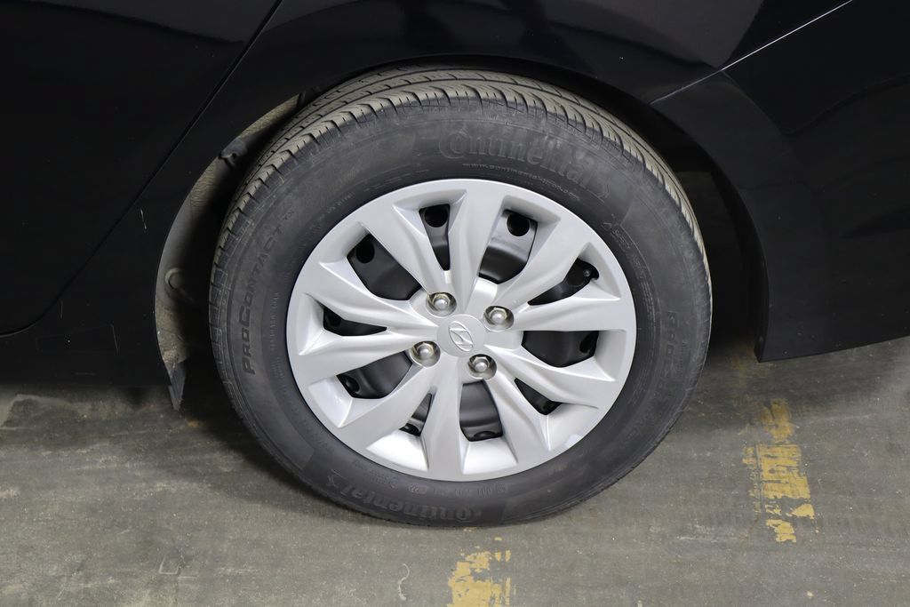 Used 2022 Hyundai Accent SE FWD image 36