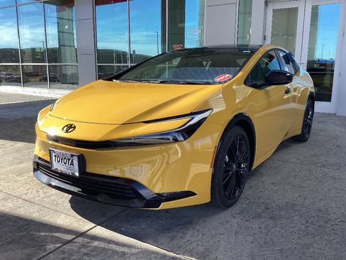 New 2026 Toyota Prius Plug-In Hybrid image 4