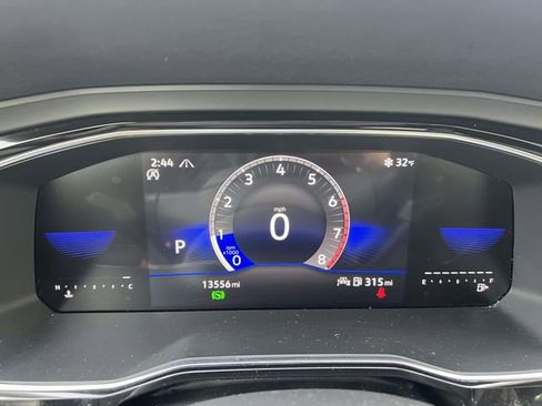 Certified 2023 Volkswagen Jetta SE w/ Panoramic Sunroof Package image 26