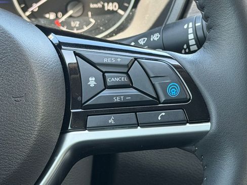 Used 2025 Nissan Altima 2.5 SL FWD image 24