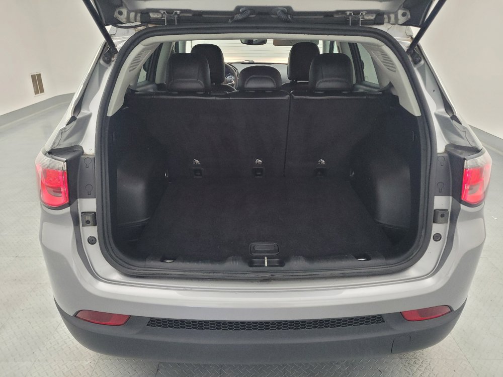 Used 2019 Jeep Compass Latitude AWD/4WD image 29