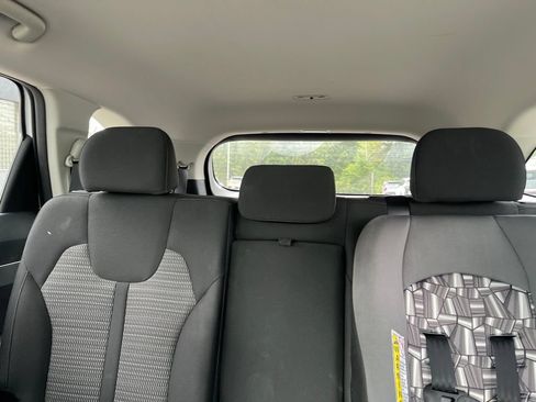Used 2023 Kia Sorento LX FWD image 11