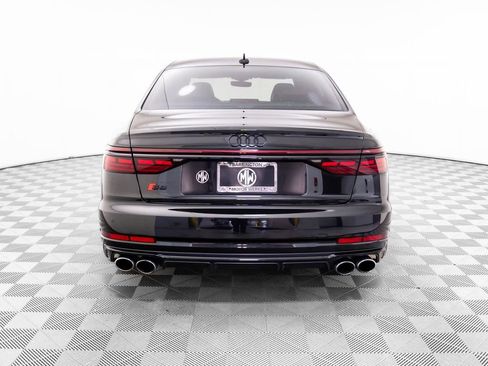 Used 2022 Audi S8 image 5