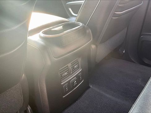 Used 2017 Nissan Titan S image 10