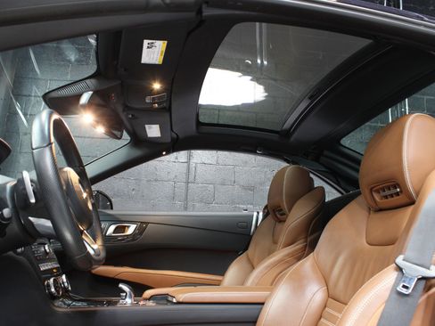 Used 2017 Mercedes-Benz SL 550 image 25