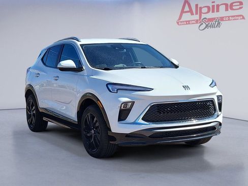 Used 2024 Buick Encore GX Sport Touring image 7