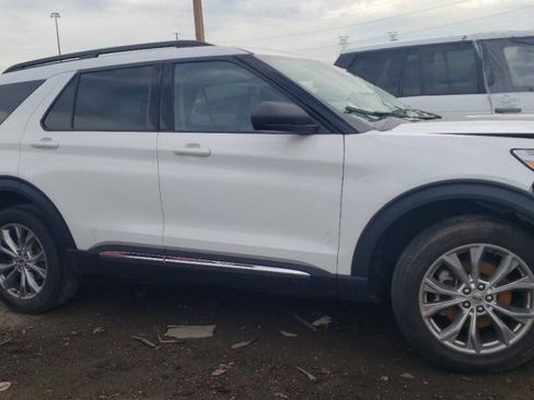 Used 2020 Ford Explorer XLT w/ Equipment Group 202A AWD/4WD image 54
