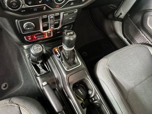 Used 2024 Jeep Wrangler Unlimited image 20