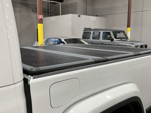 Used 2022 Jeep Gladiator Rubicon w/ Trailer Tow Package image 12