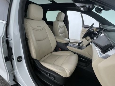 Used 2017 Cadillac XT5 Luxury w/ Driver Awareness Package image 49