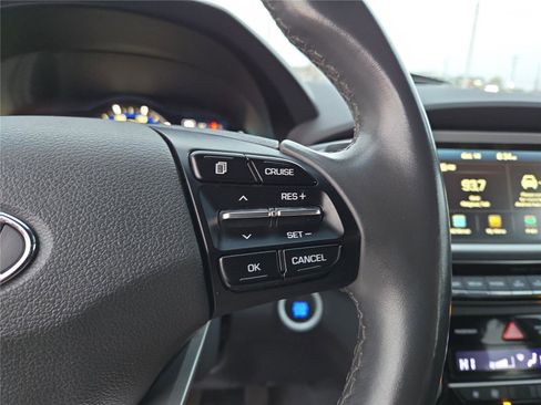 Used 2019 Hyundai Ioniq Plug-In Hybrid image 14