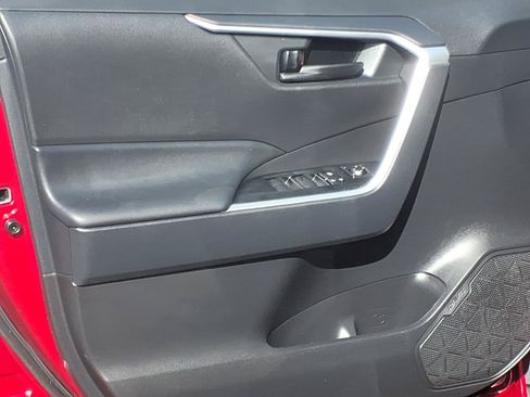 Certified 2025 Toyota RAV4 LE FWD image 13