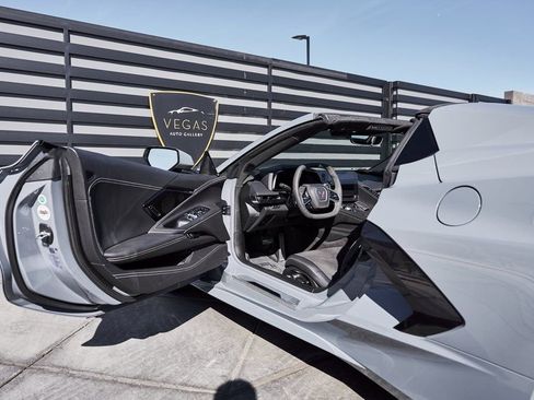 Used 2024 Chevrolet Corvette Stingray Premium Conv w/ Z51 Performance Package image 33