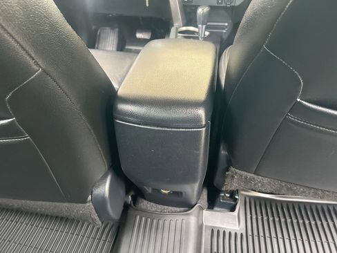 Used 2017 Toyota RAV4 LE w/ All Weather Liner Package AWD/4WD image 18