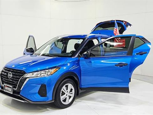 Certified 2021 Nissan Kicks S FWD image 30